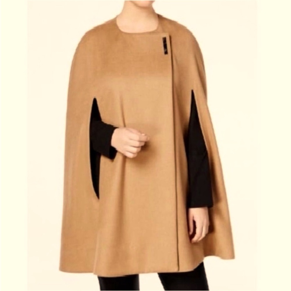 Alfani Woman Versatile Soft  Camel Tan Cape with Magnetic Metal Closure NWOT